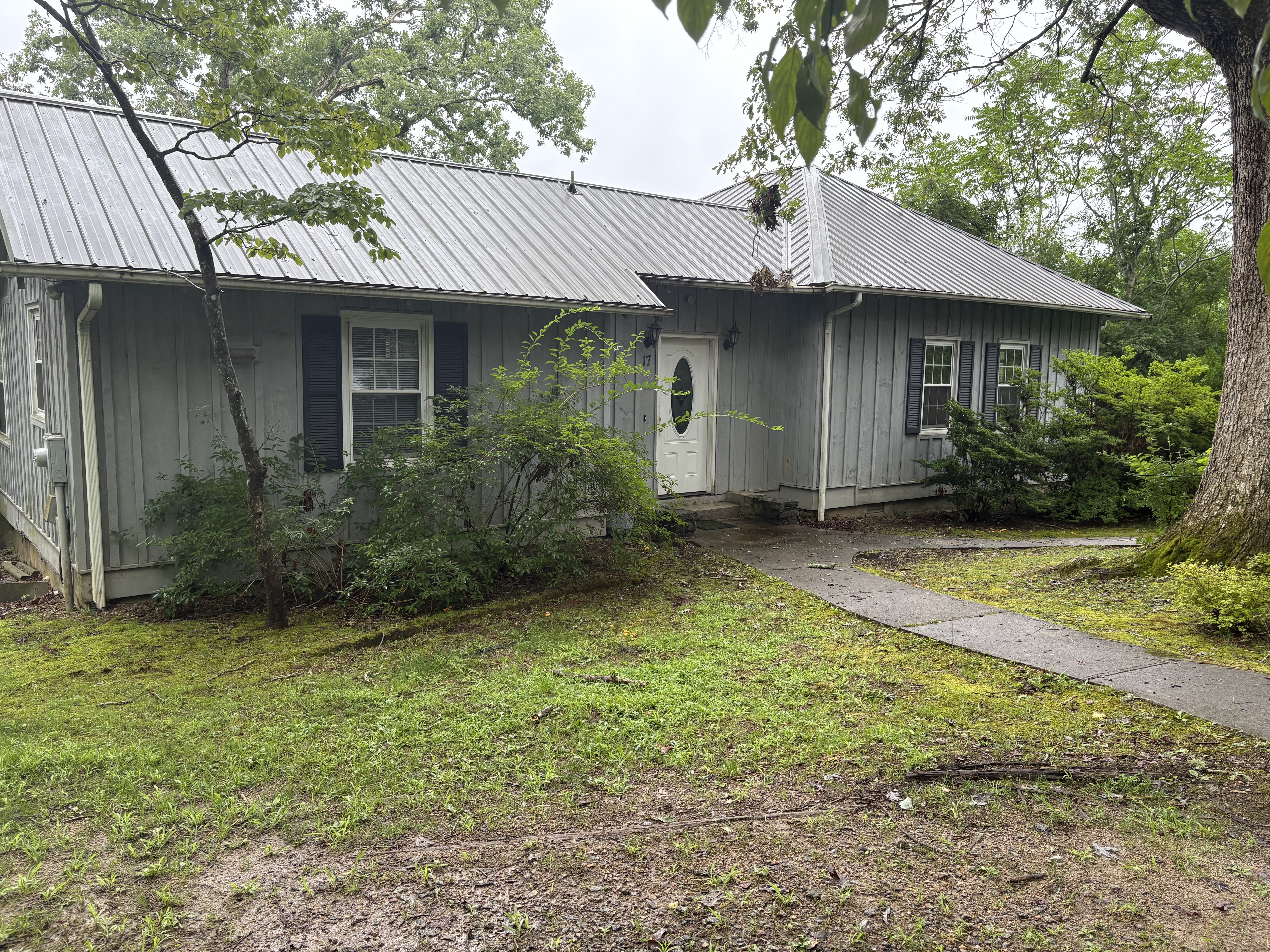 17 E Boxwood Loop